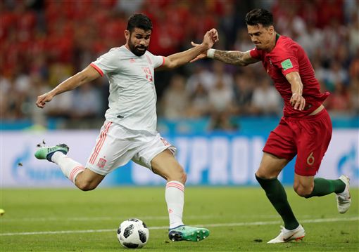 美媒：曼联等英超豪门在关注罗克，其转会估价约为5000万欧元